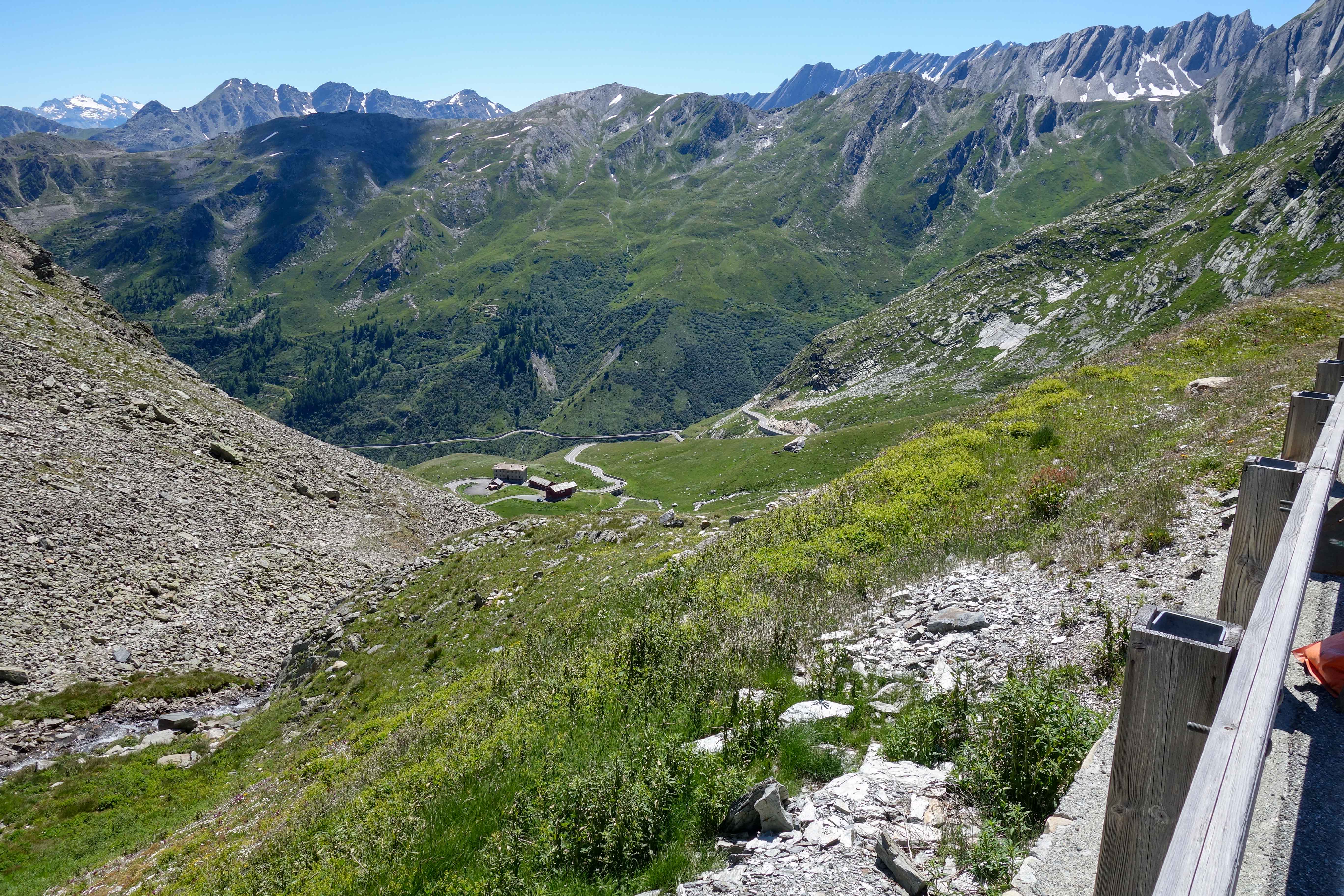 Vandring ner mot Aosta